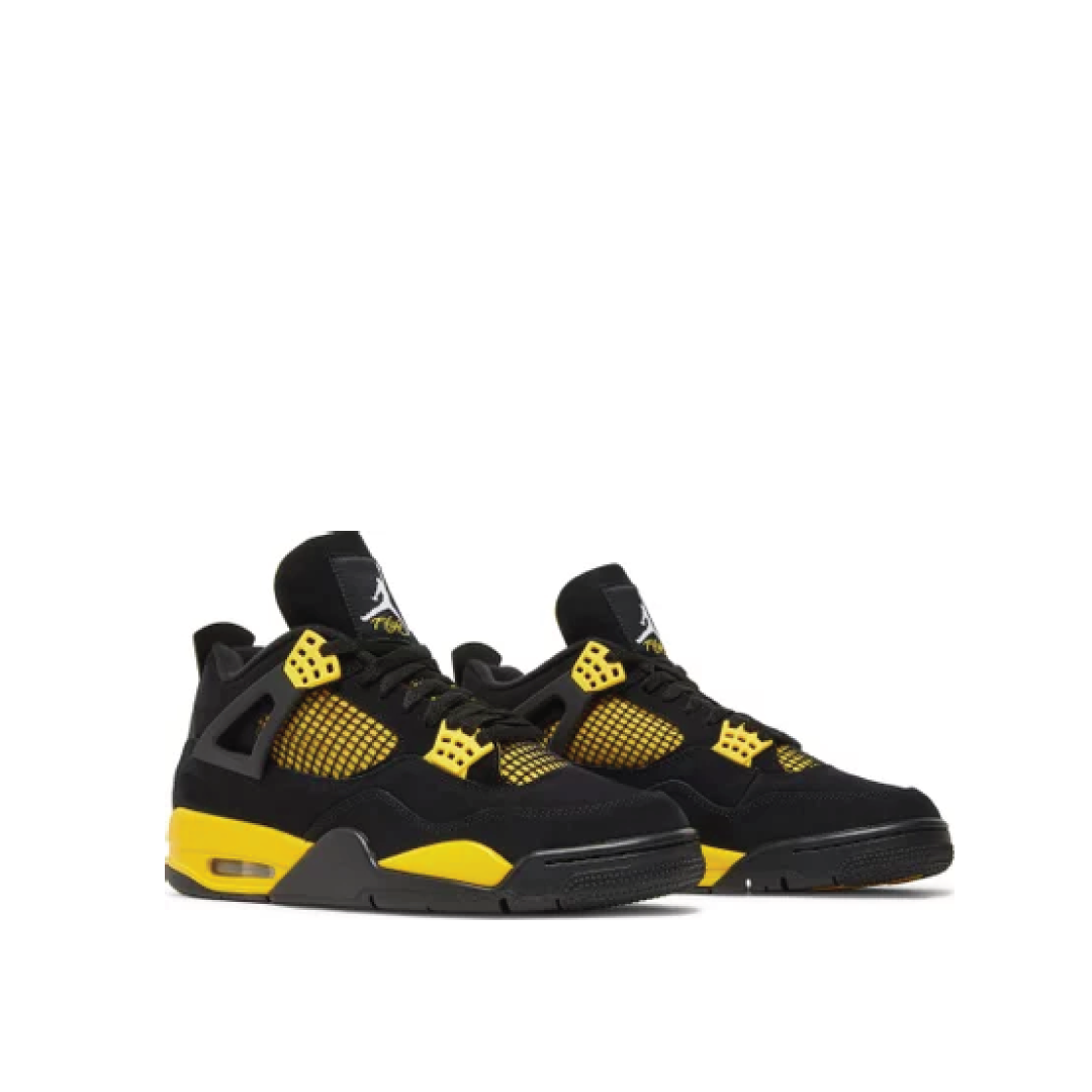 Angled view of Air Jordan 4 Retro Thunder 2023