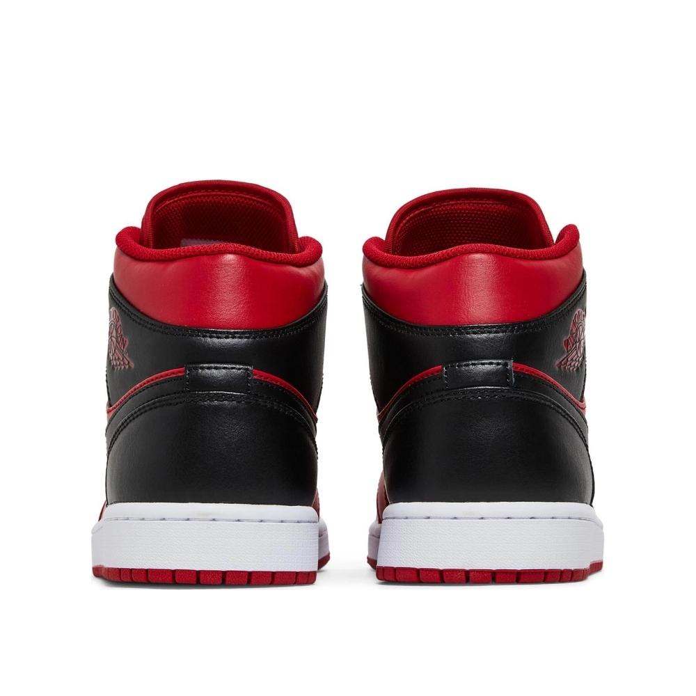 Back heel view of Air Jordan 1 Mid Reverse Bred