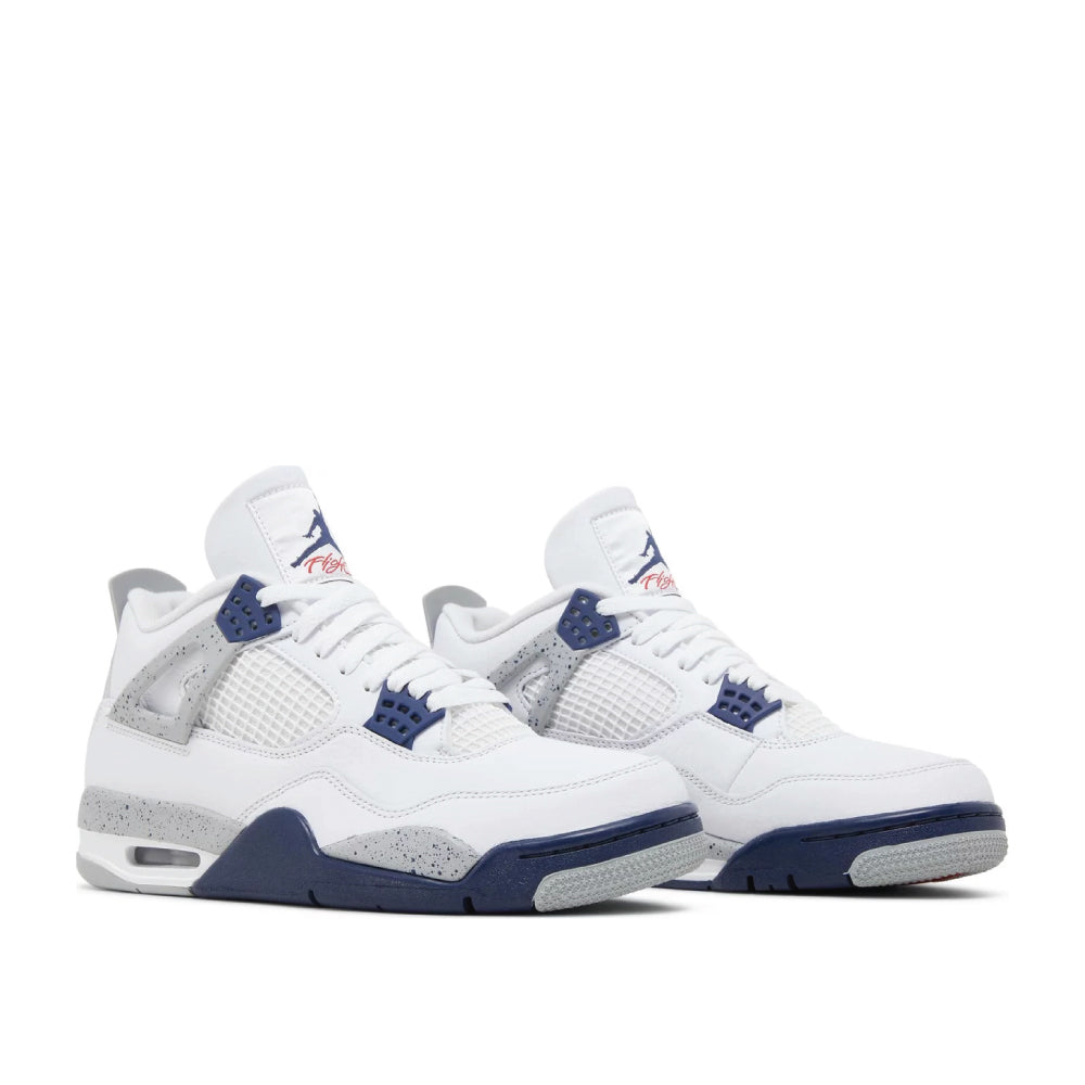 Angled view of Air Jordan 4 Retro 'Midnight Navy'