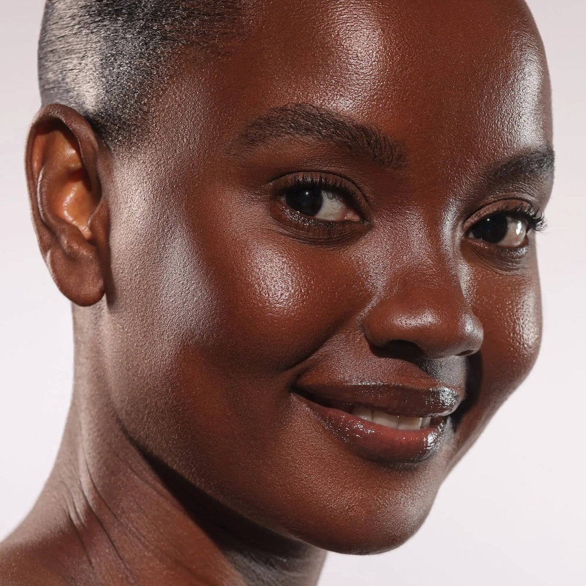Natasha Denona HY-GEN Skincare Infused Glow Beautifier - 04 Deep