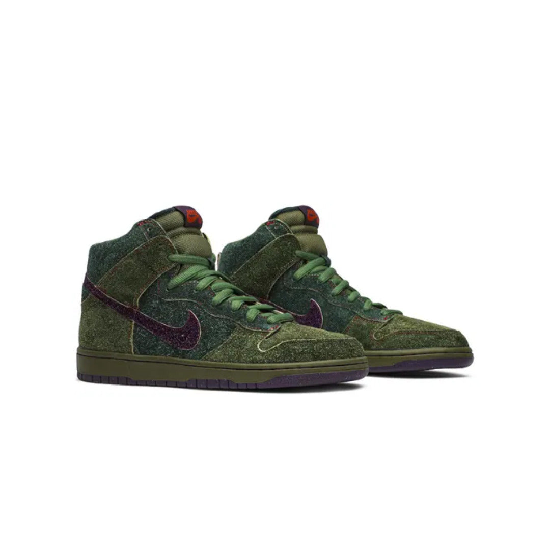 Nike SB Dunk High Skunk 420