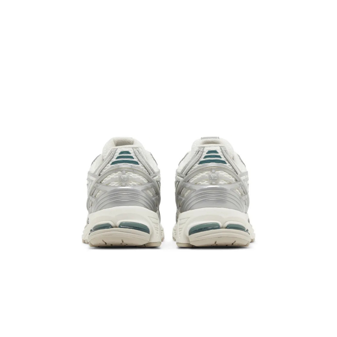 New Balance	1906R Silver Metallic Cream
