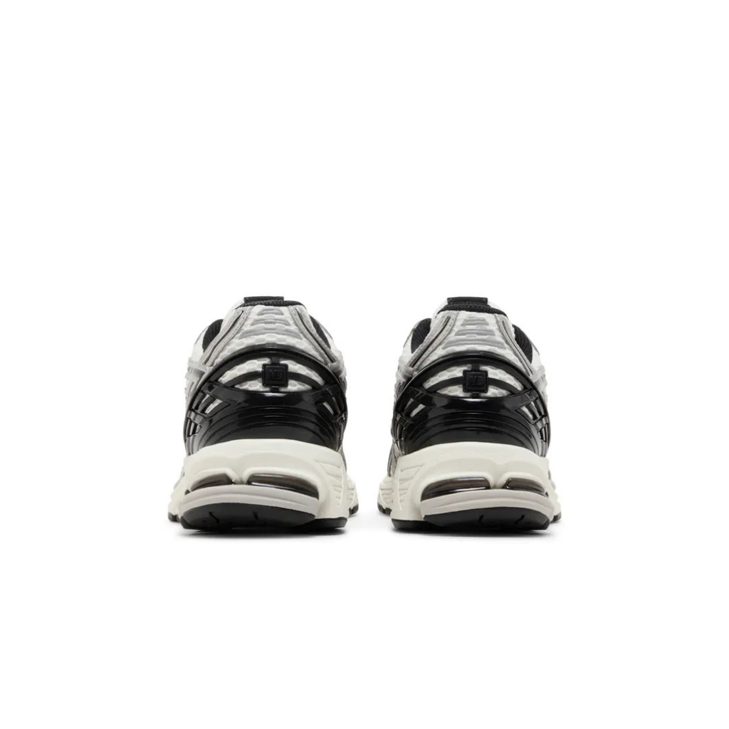 New Balance	1906R Silver Metallic Black