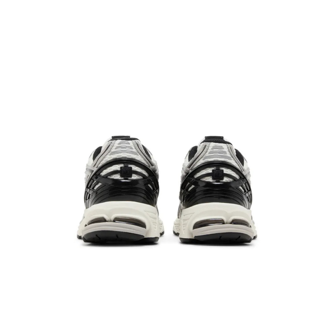 New Balance	1906R Silver Metallic Black