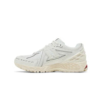 New Balance 1906R Sea Salt Red