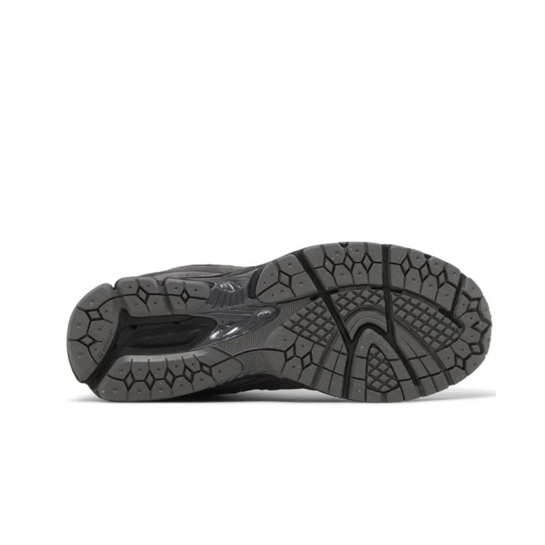 New Balance 2002R Castlerock Black
