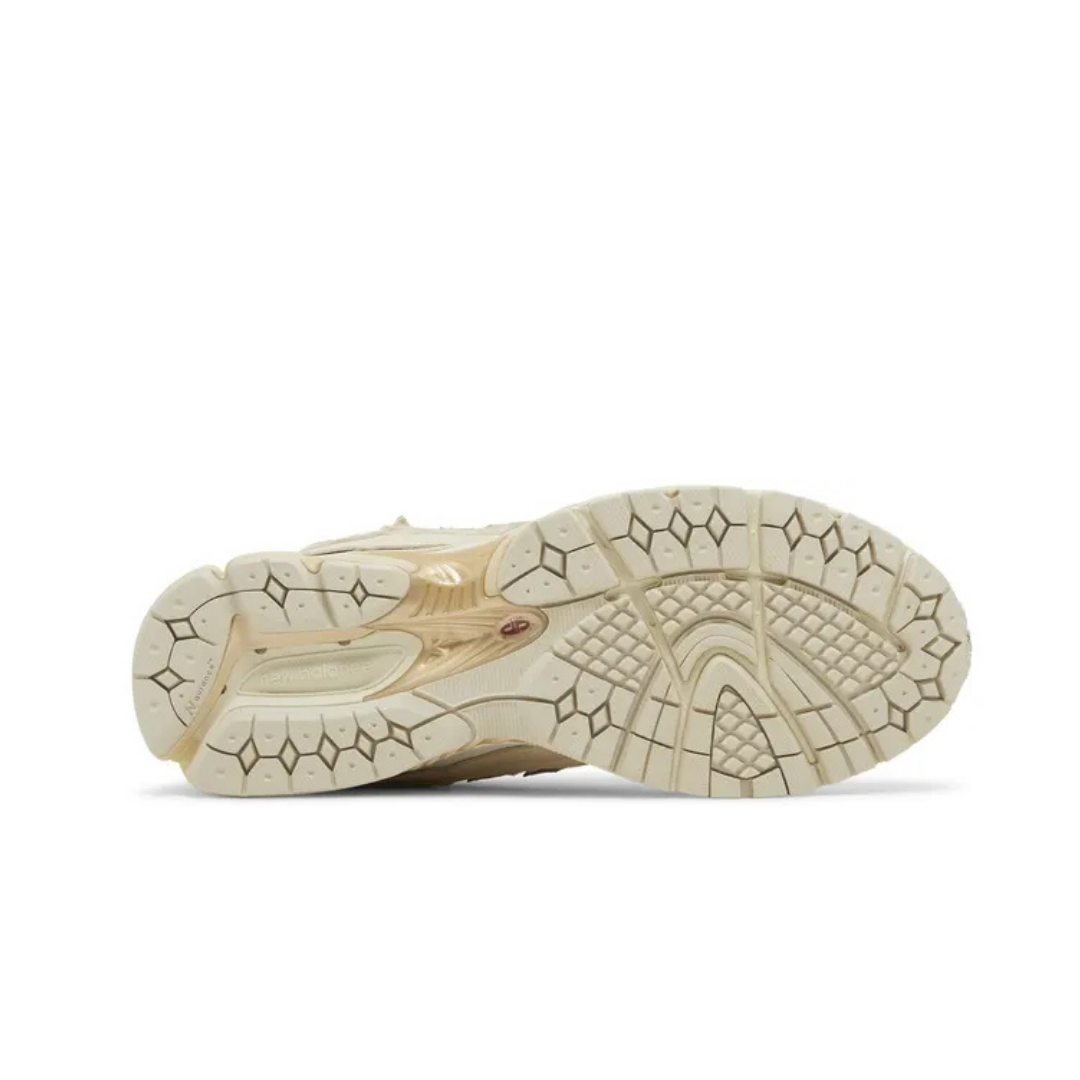New Balance 2002R Protection Pack - Sandstone