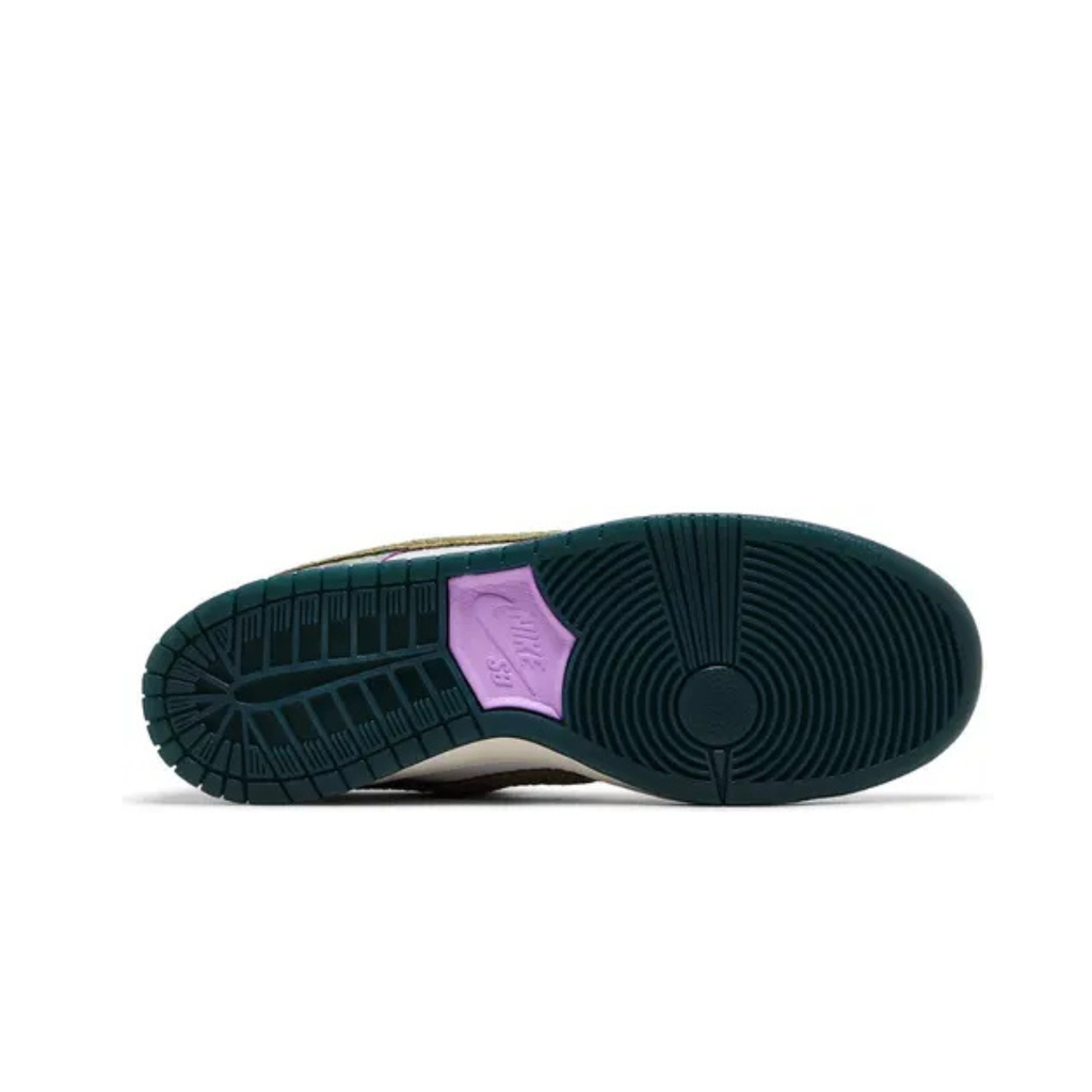 Nike SB Dunk Low Pro 'Chameleon' x Alexis Sablone