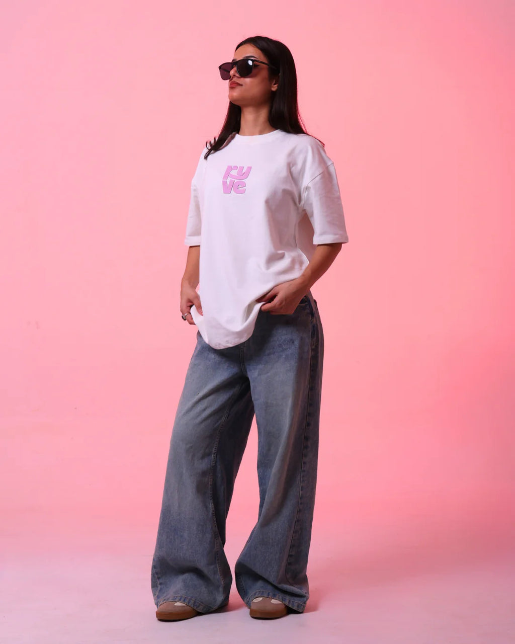 RYVE Oversized T-Shirt Off White - Chromatic Noise