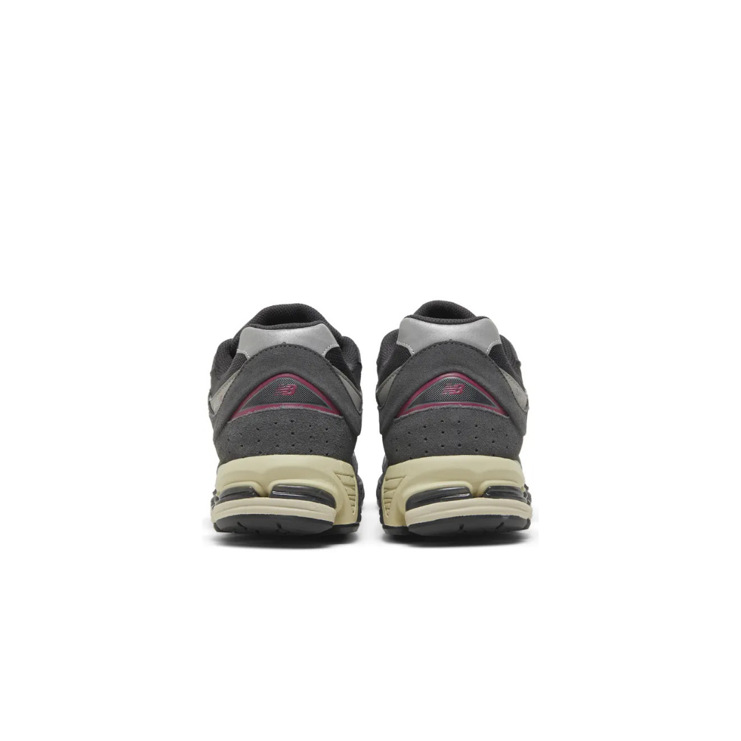 New Balance 2002R Magnet Hi-Pink