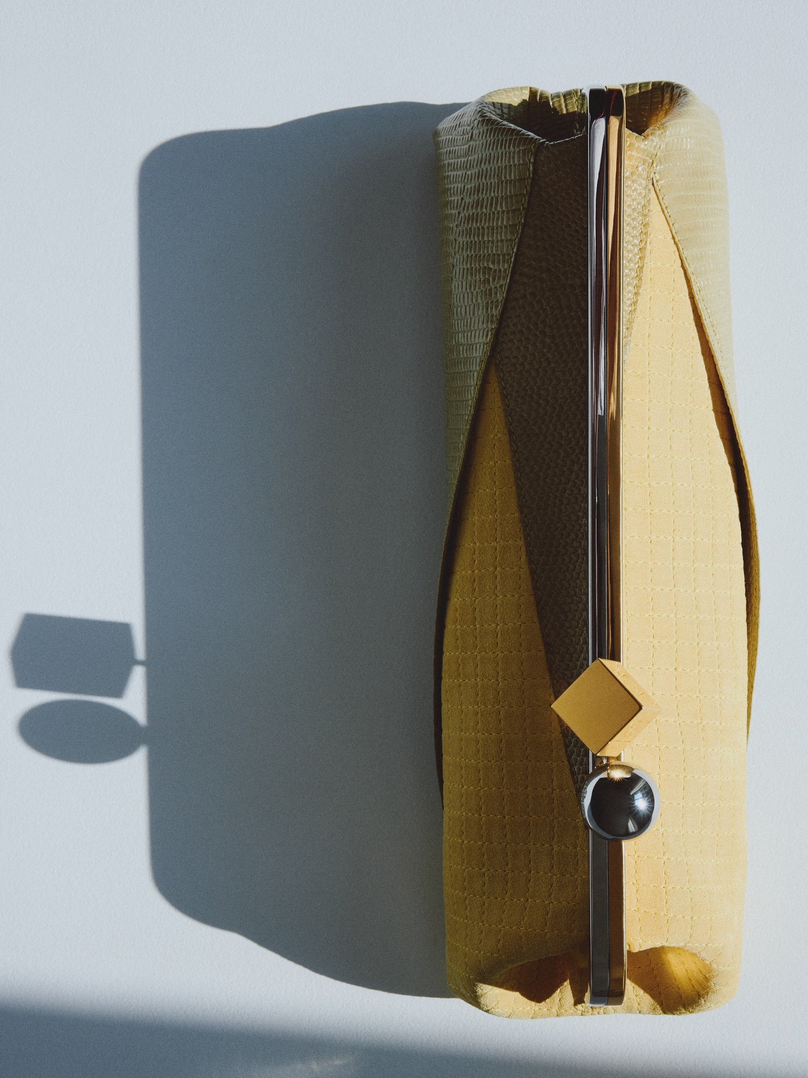 Jacquemus The Salon Clutch Bag - Yellow / Corn