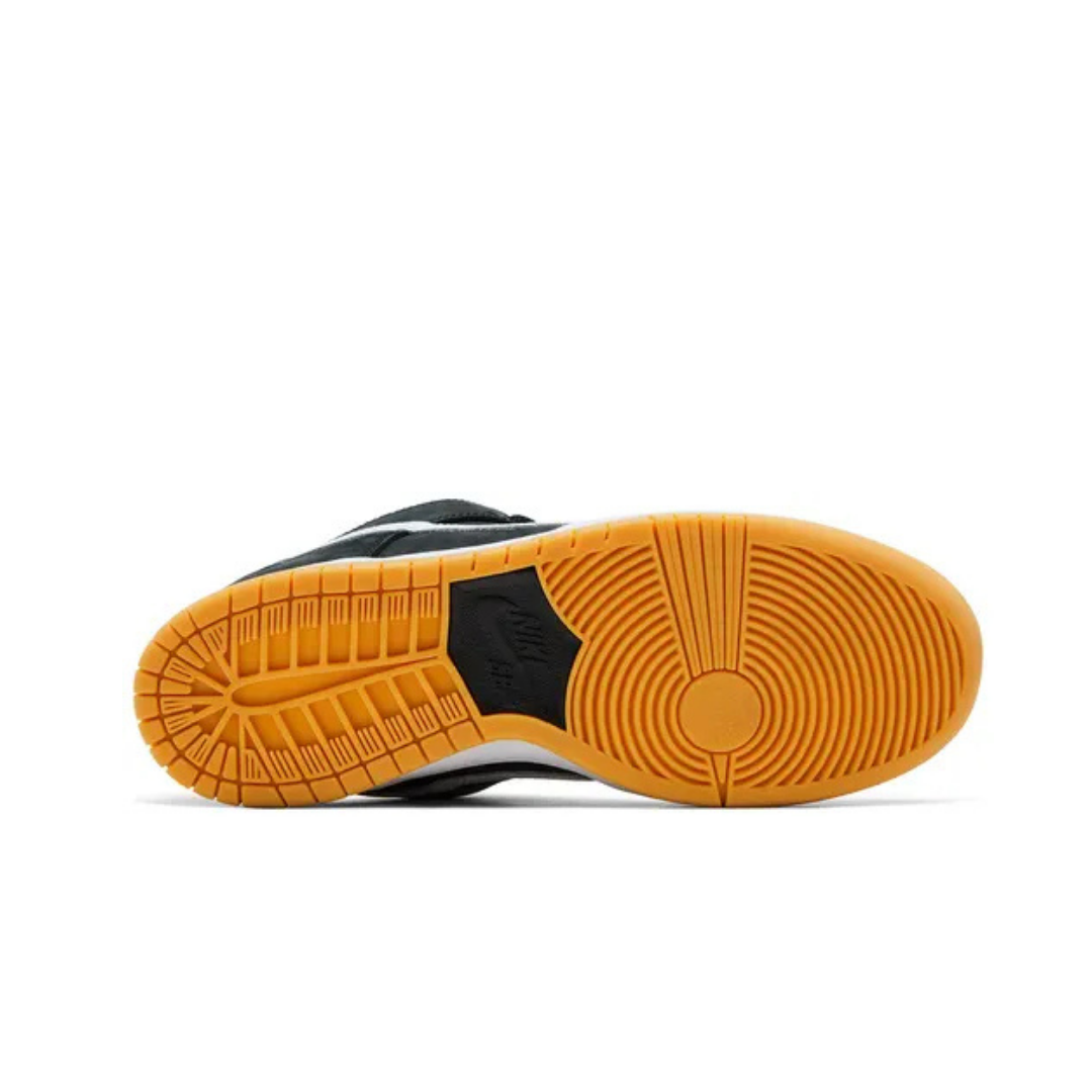 Nike Dunk Low SB 'Black Gum'