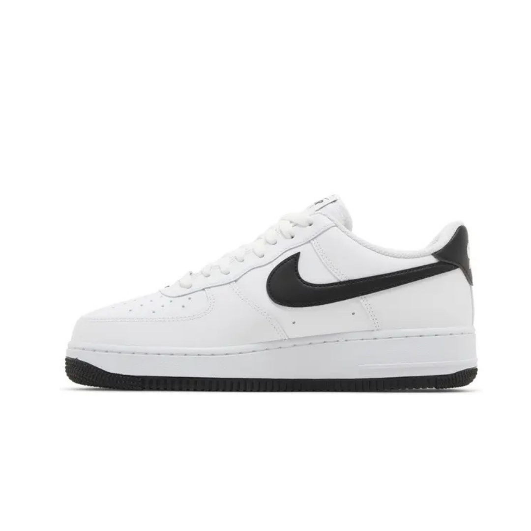 Nike Air Force 1 '07 White Black Outsole