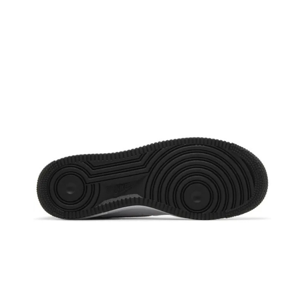 Nike Air Force 1 '07 White Black Outsole