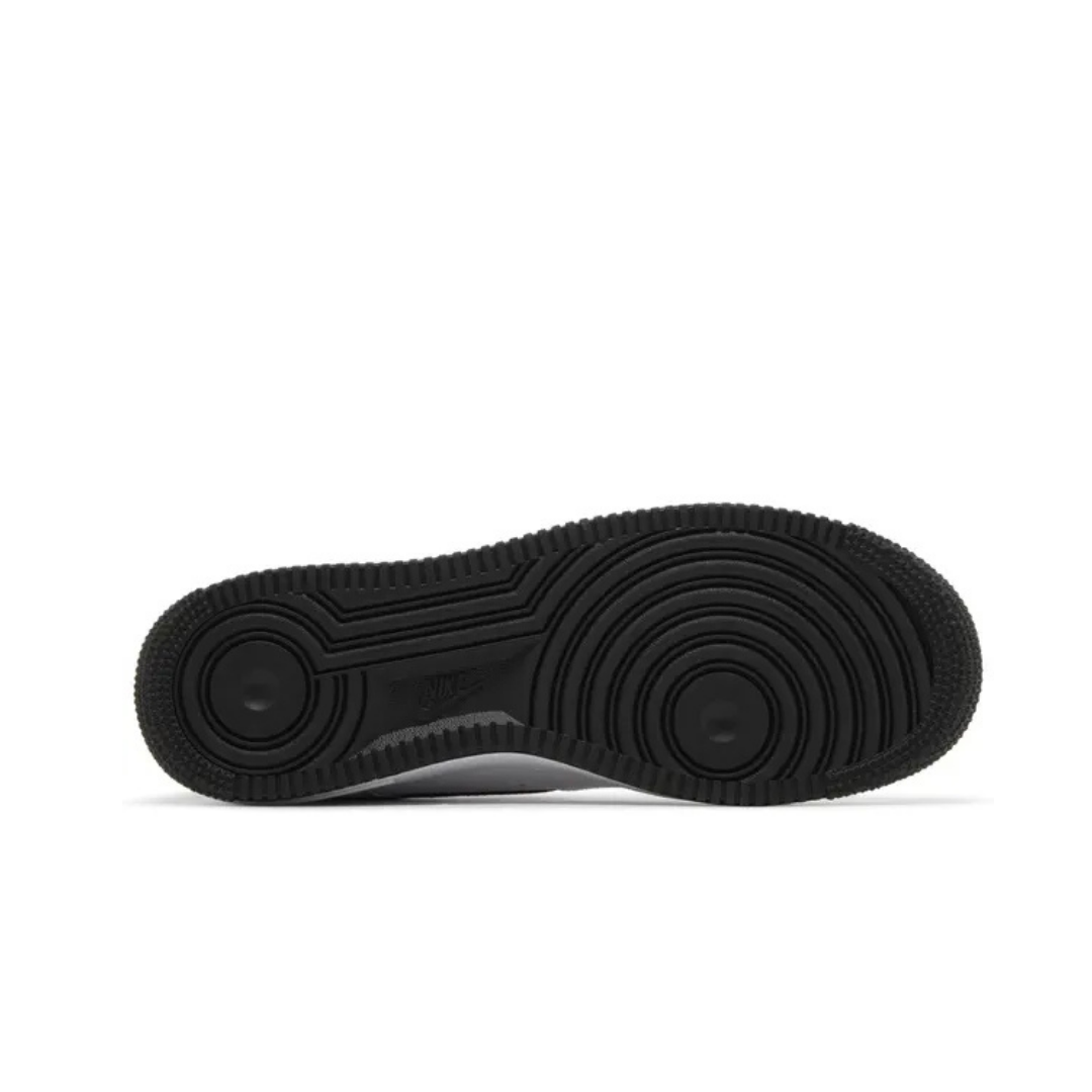 Nike Air Force 1 '07 White Black Outsole
