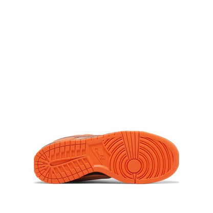 bottom view of Concepts x Dunk Low SB 'Orange Lobster'(Normal Box)