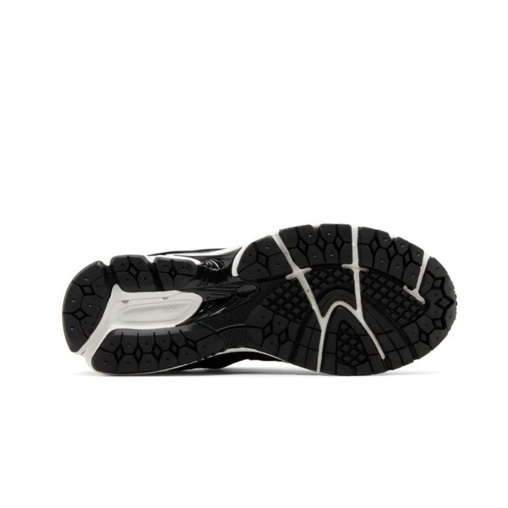 New Balance 2002R Black Gunmetal