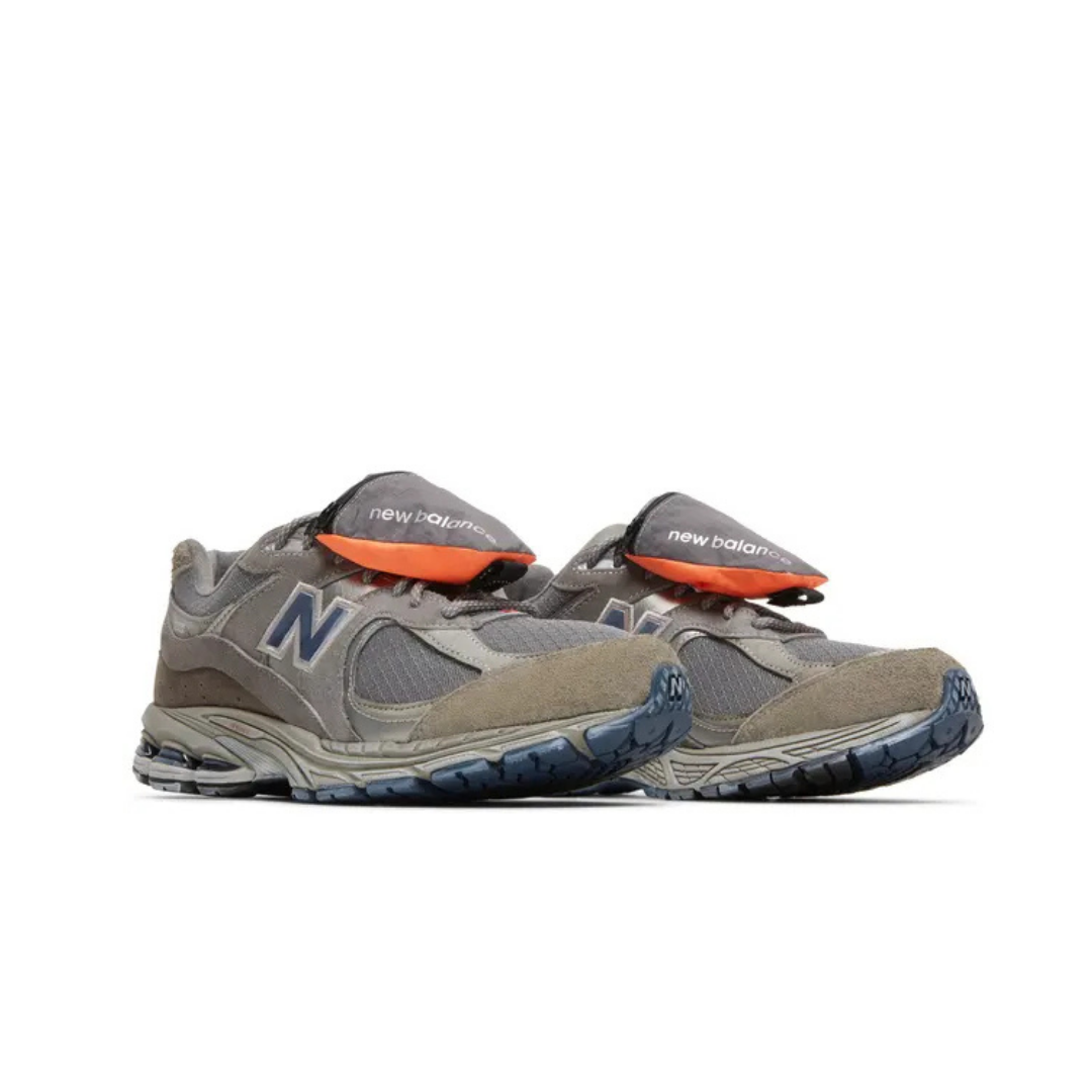 New Balance 2002R Pouch - Castle Grey