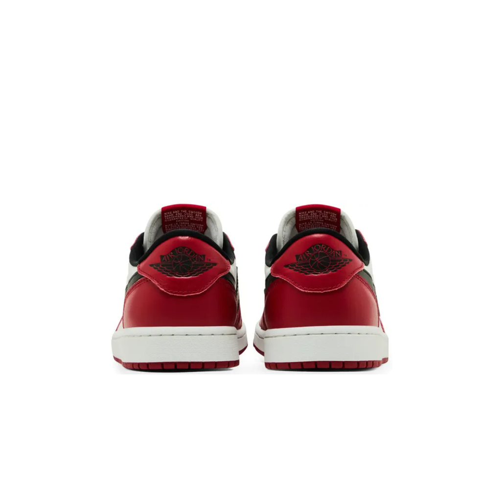 Air Jordan 1 Retro Low OG Chicago 2025