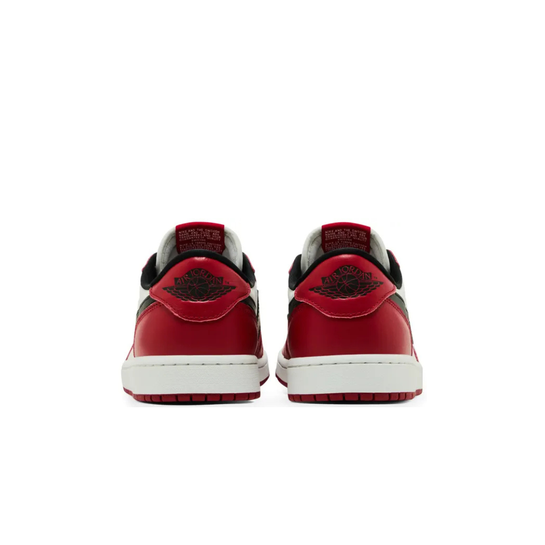 Air Jordan 1 Retro Low OG Chicago 2025