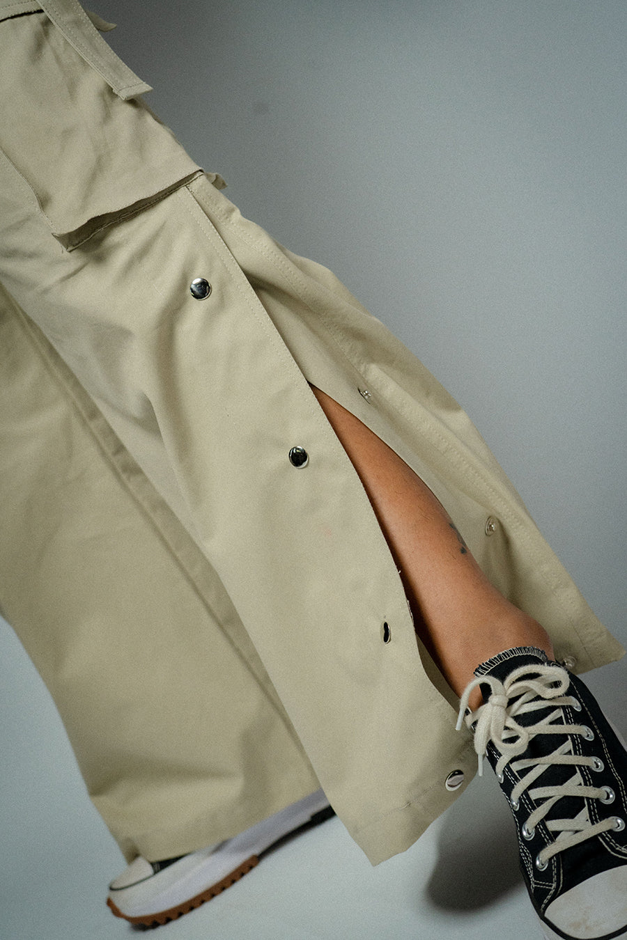 ORE OFE Buttoned Down Beige Pants