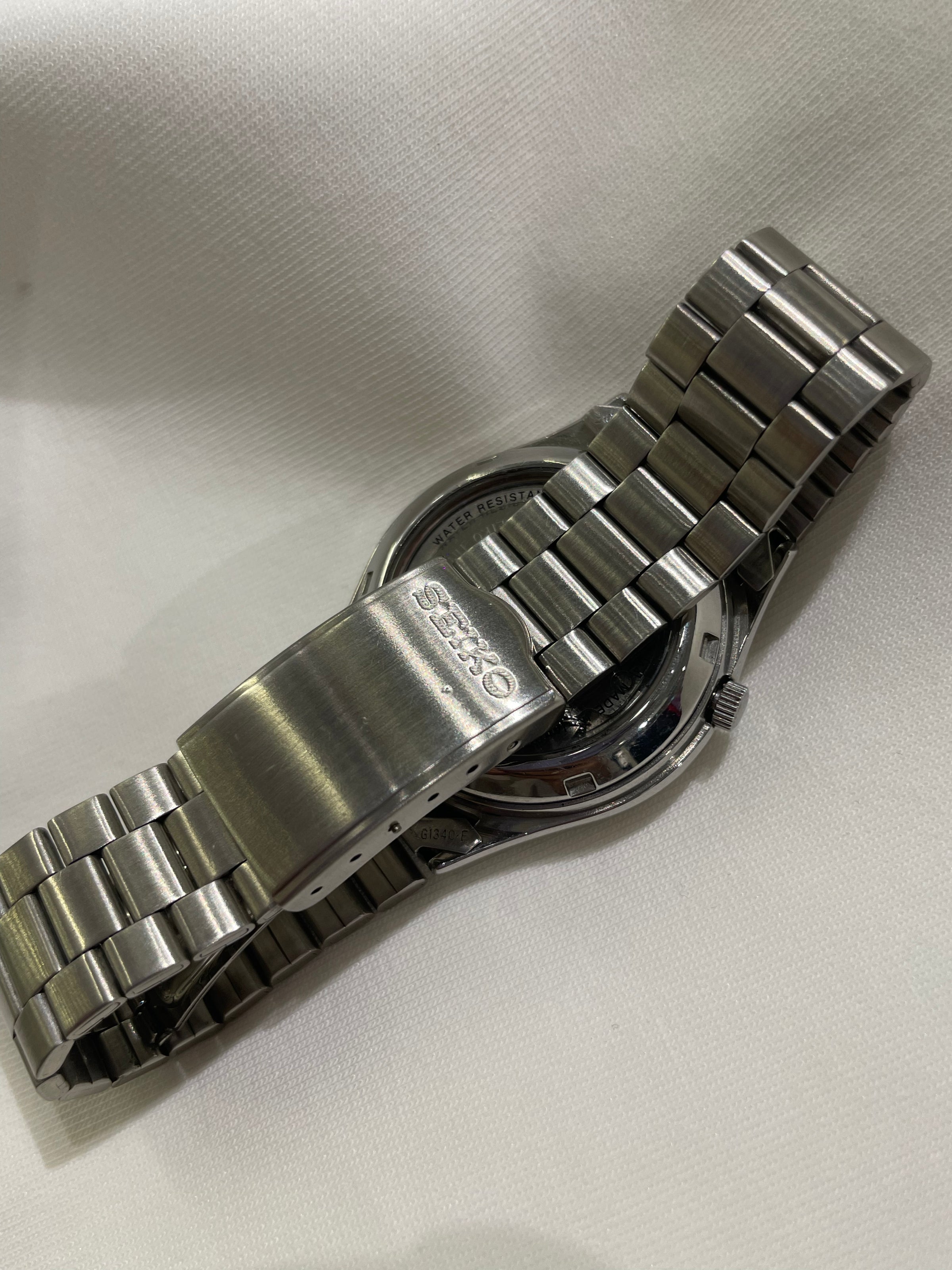 Seiko 5 Automatic - Gold Sunburst Dial with Chunky Baton Indices
