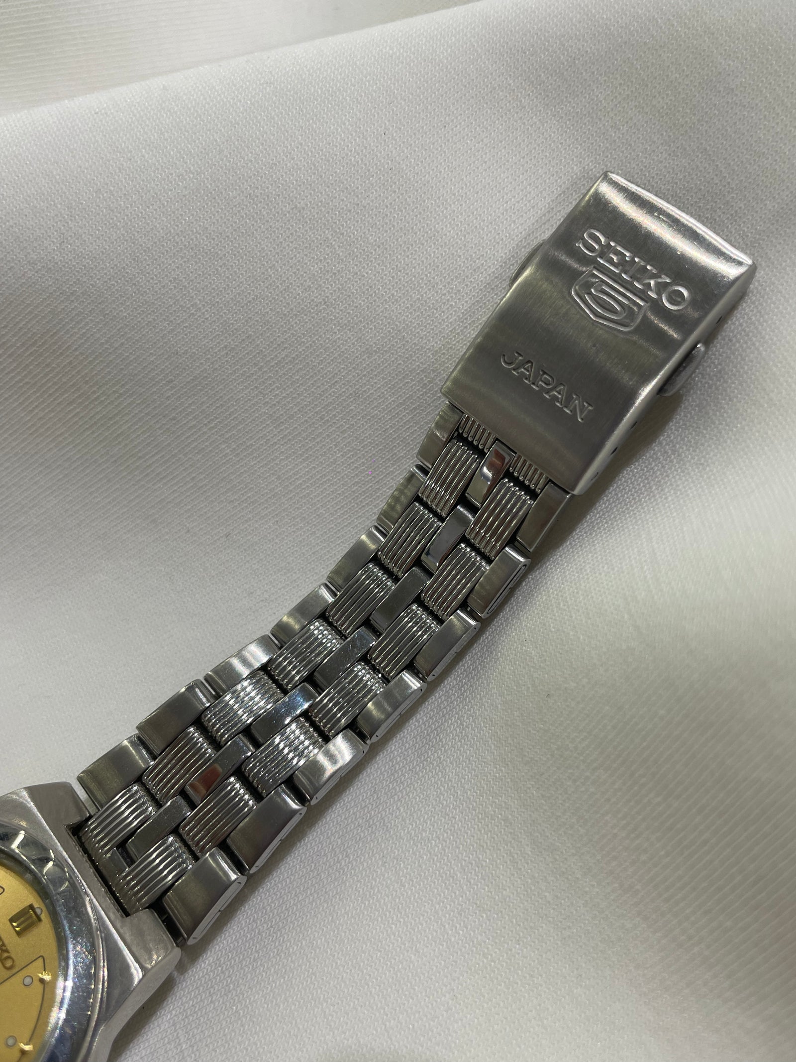Seiko 5 Automatic - Gold Sunburst Dial (Day-Date)