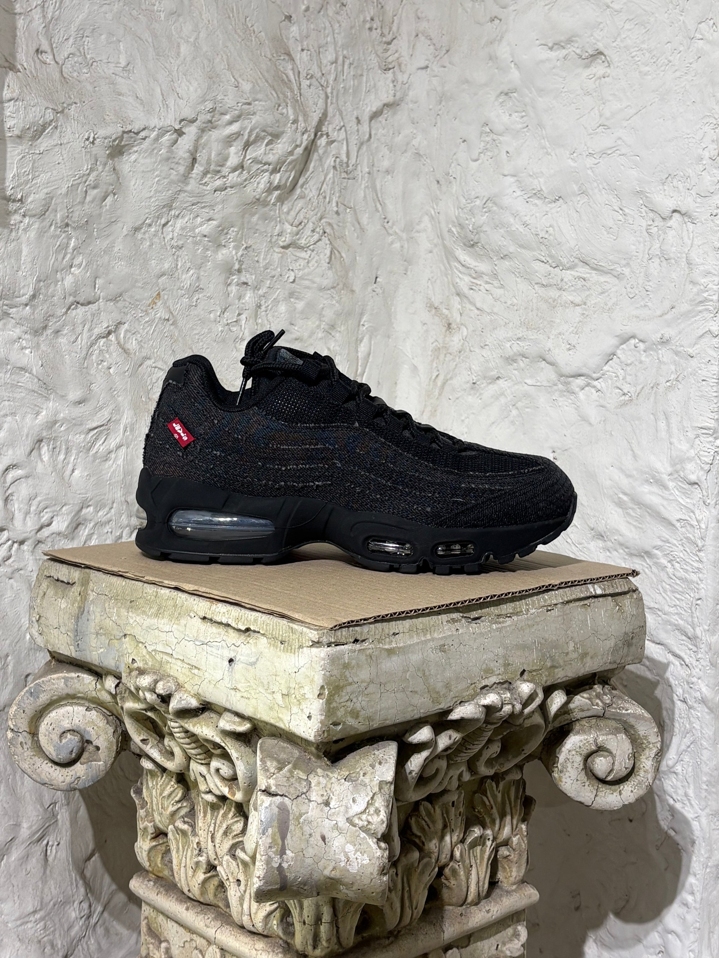 Nike Air Max 95 x Levi's - Black