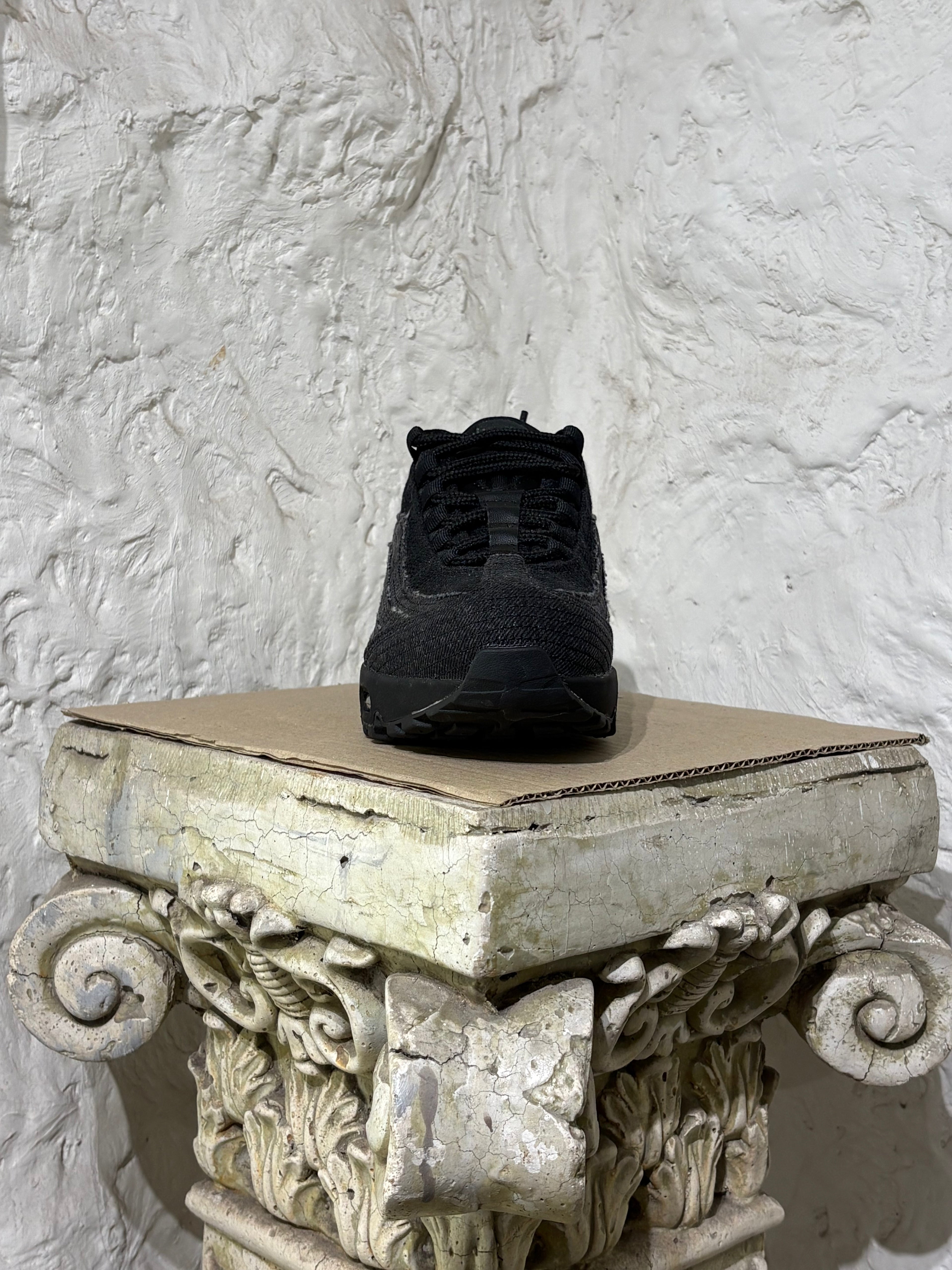 Nike Air Max 95 x Levi's - Black (The Vault)