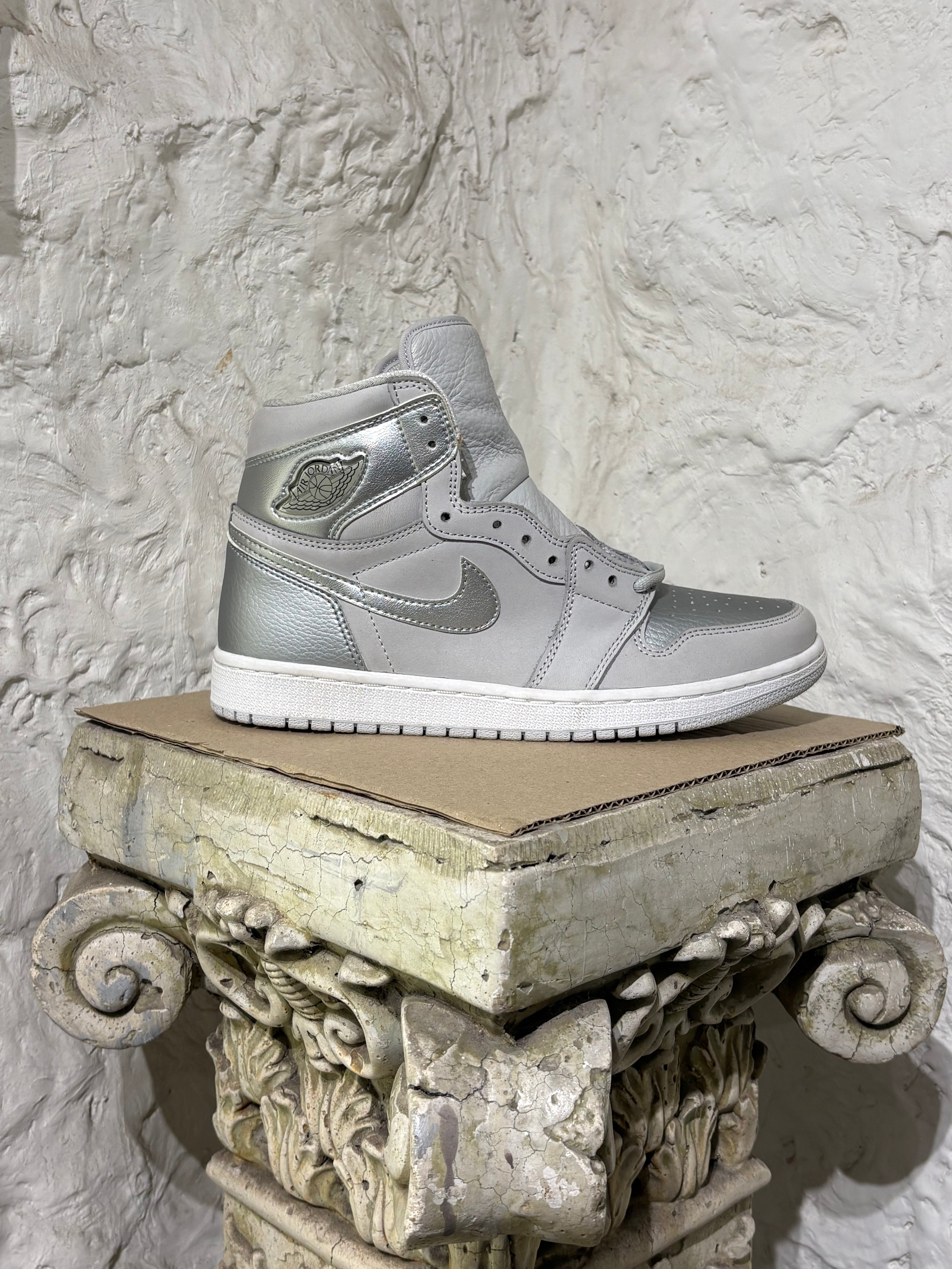 Air Jordan 1 Retro High CO Japan (The Vault)