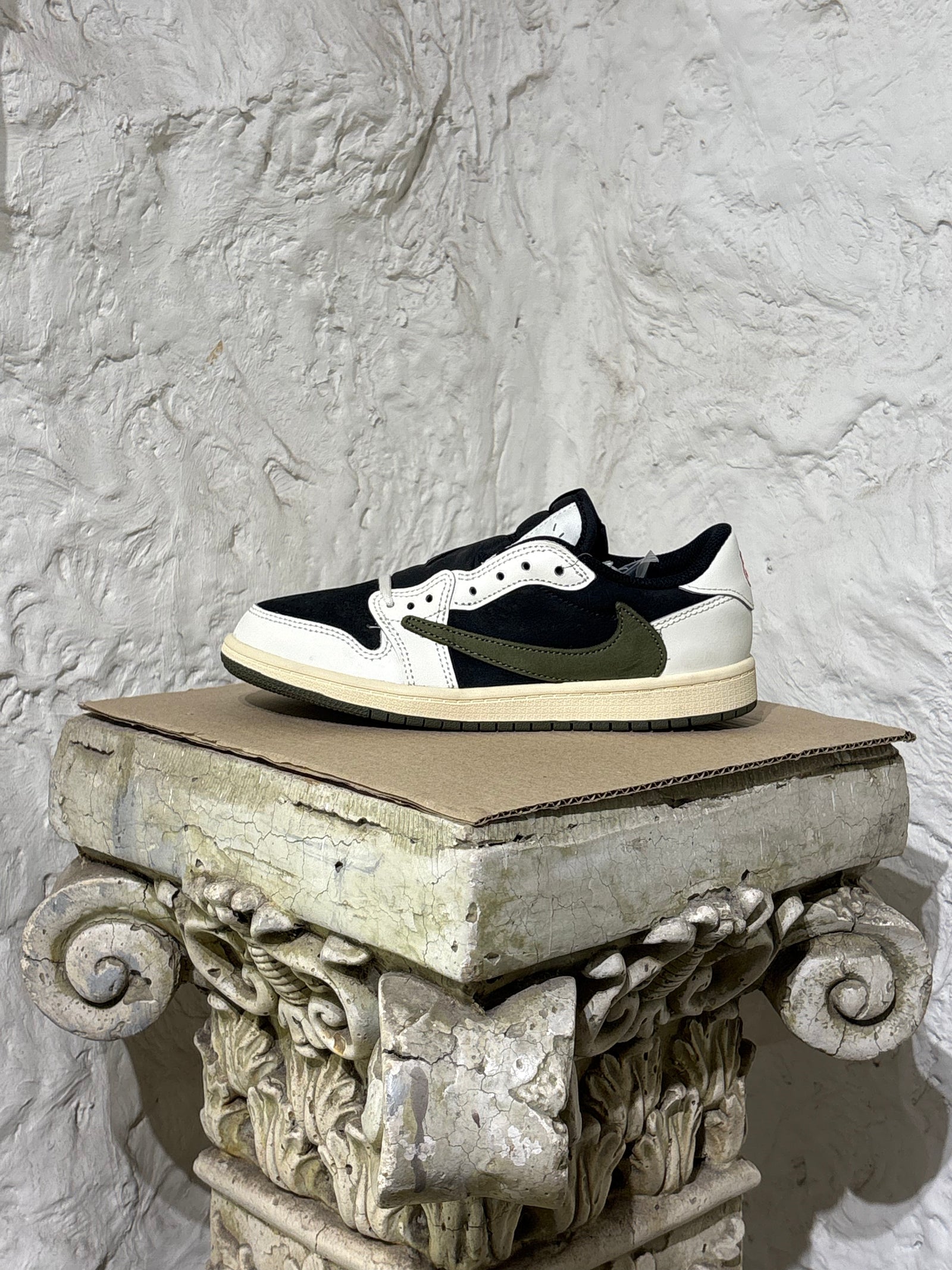 Travis Scott x Air Jordan 1 Retro Low OG 'Olive'