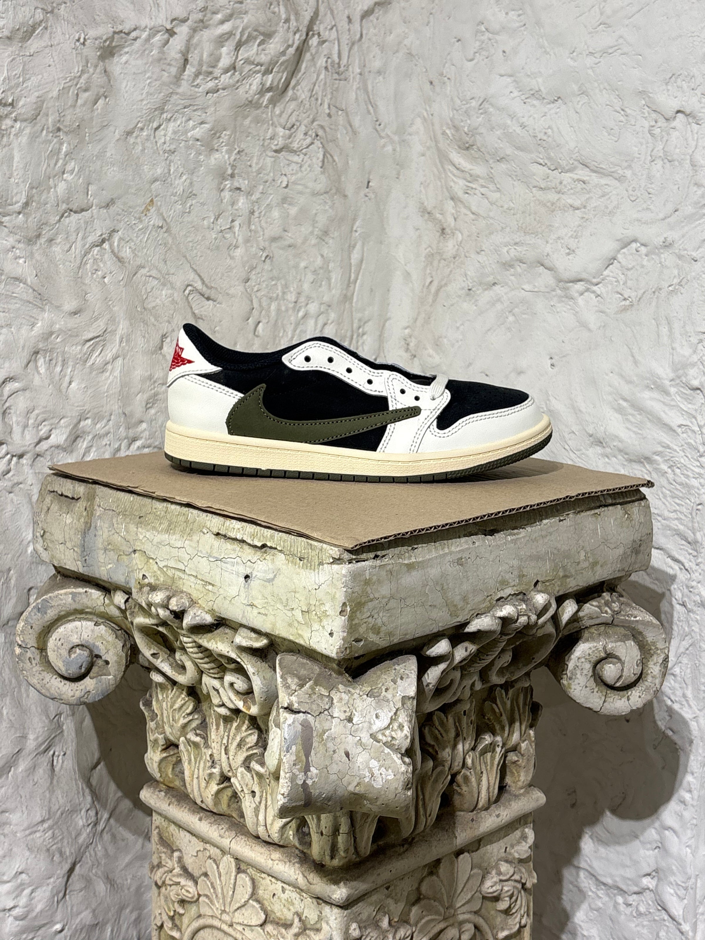 Travis Scott x Air Jordan 1 Retro Low OG 'Olive'