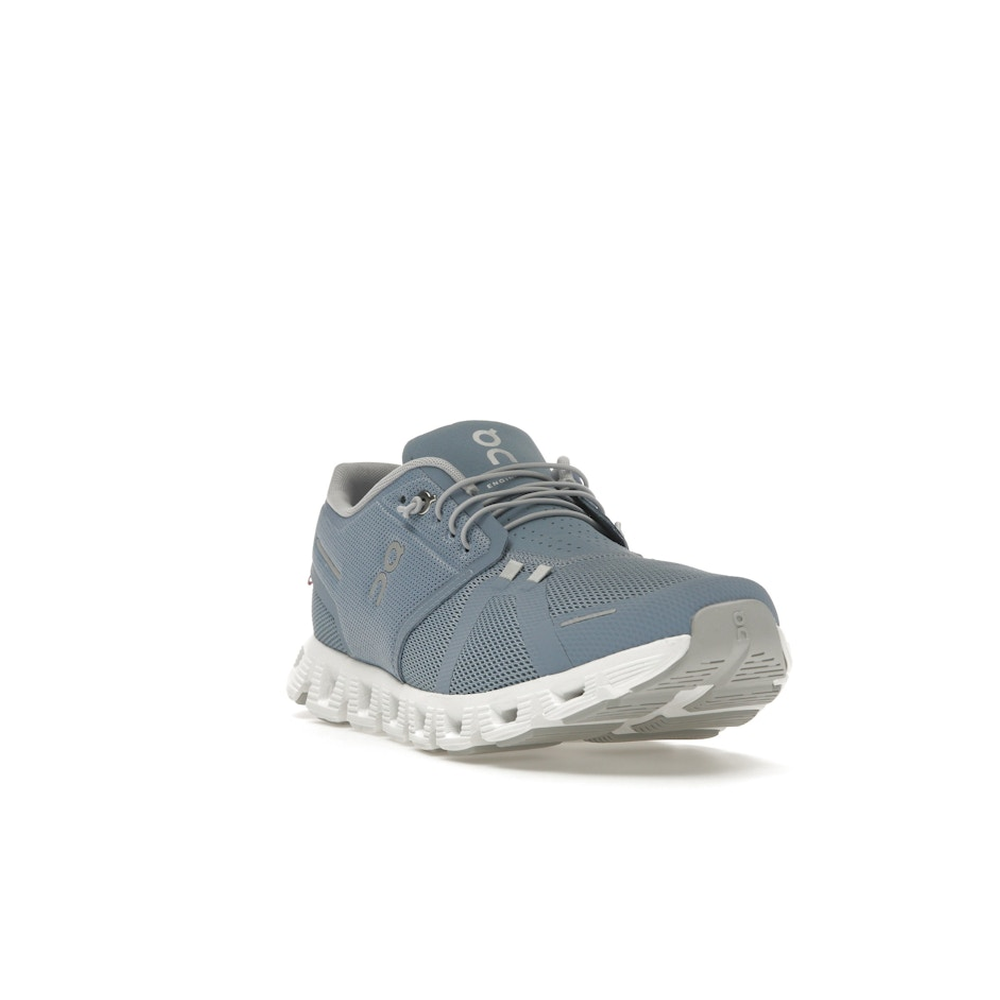 On Running Cloud 5 Chambray White