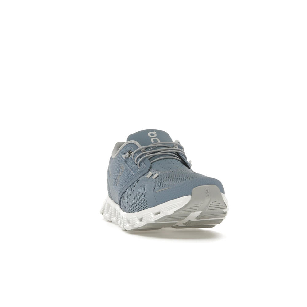 On Running Cloud 5 Chambray White