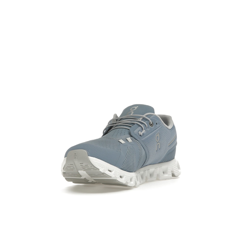 On Running Cloud 5 Chambray White