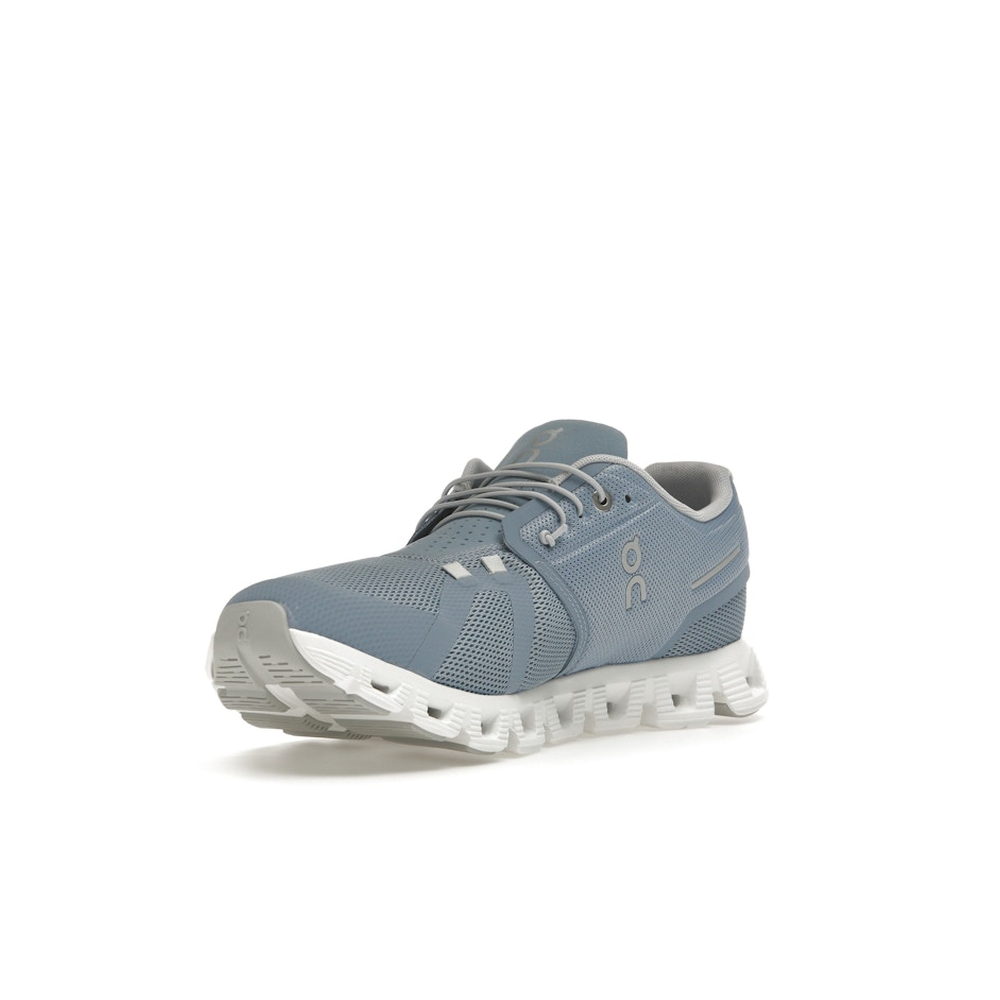 On Running Cloud 5 Chambray White