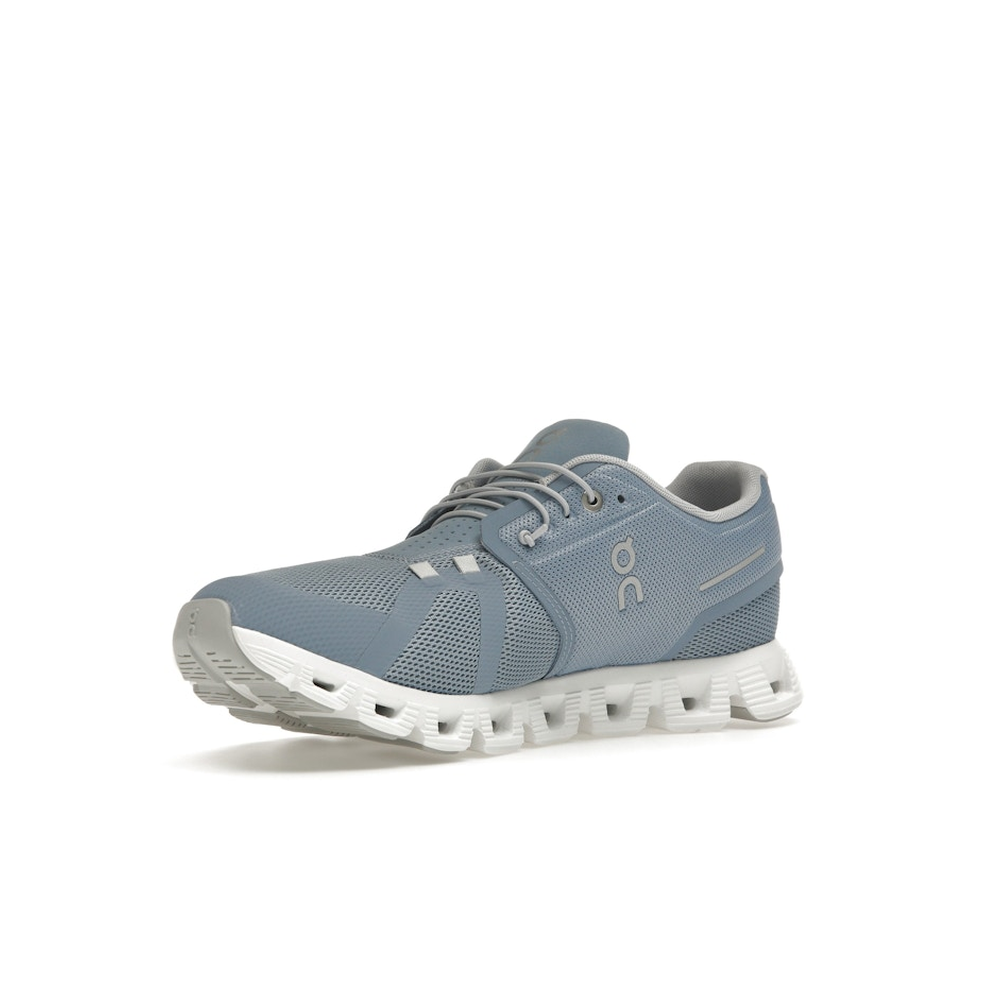 On Running Cloud 5 Chambray White