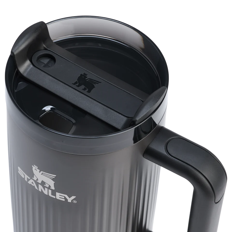 Stanley Quencher Fluted Tumbler 40 OZ - Black