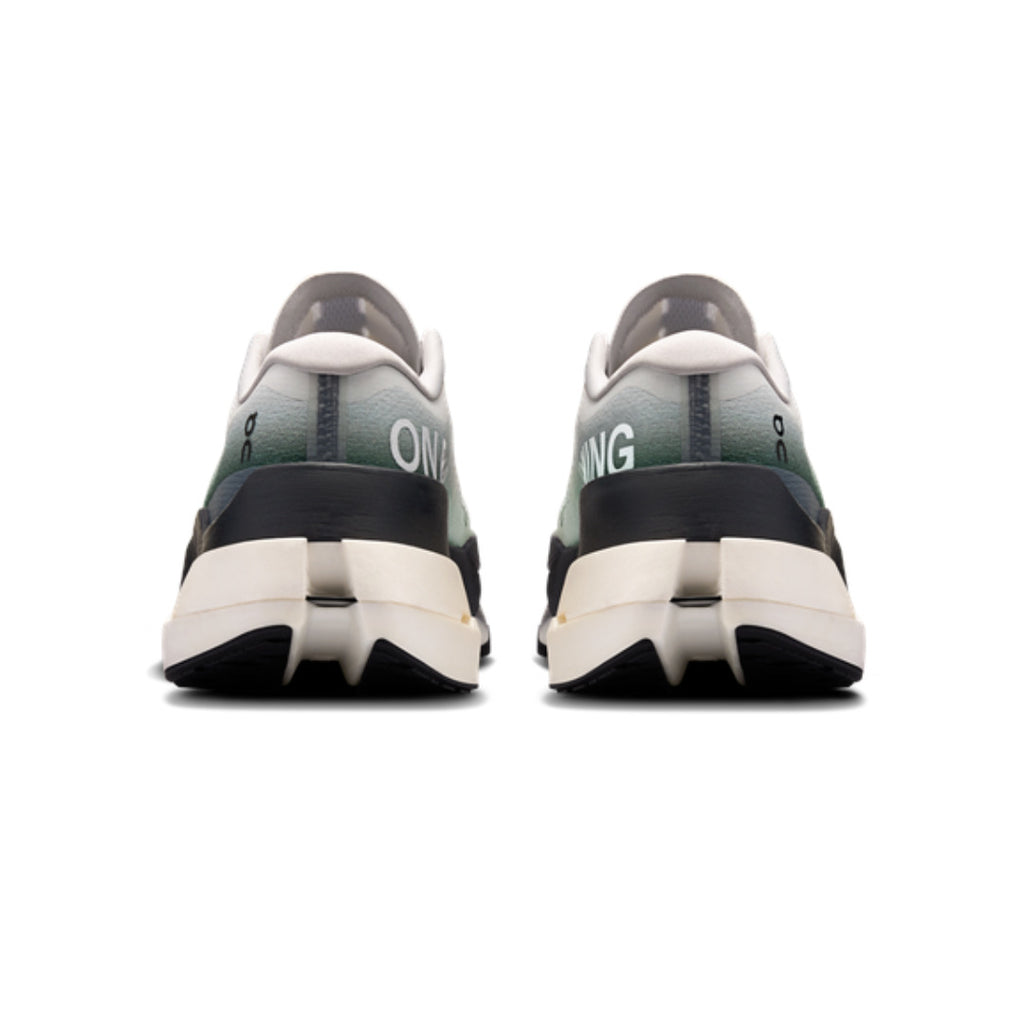 ON Running Cloudboom Max White Black