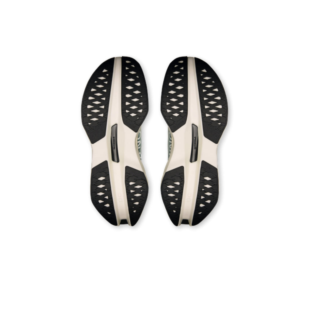 ON Running Cloudboom Max White Black