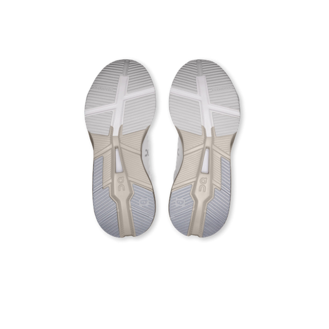 ON Running Cloudnova X White Glacier