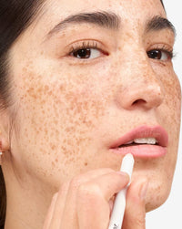 Glossier Lip Line - Hold