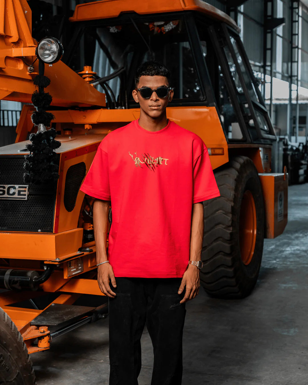 Sullitt Oversized Red T-Shirt - Rival Roar Tiger