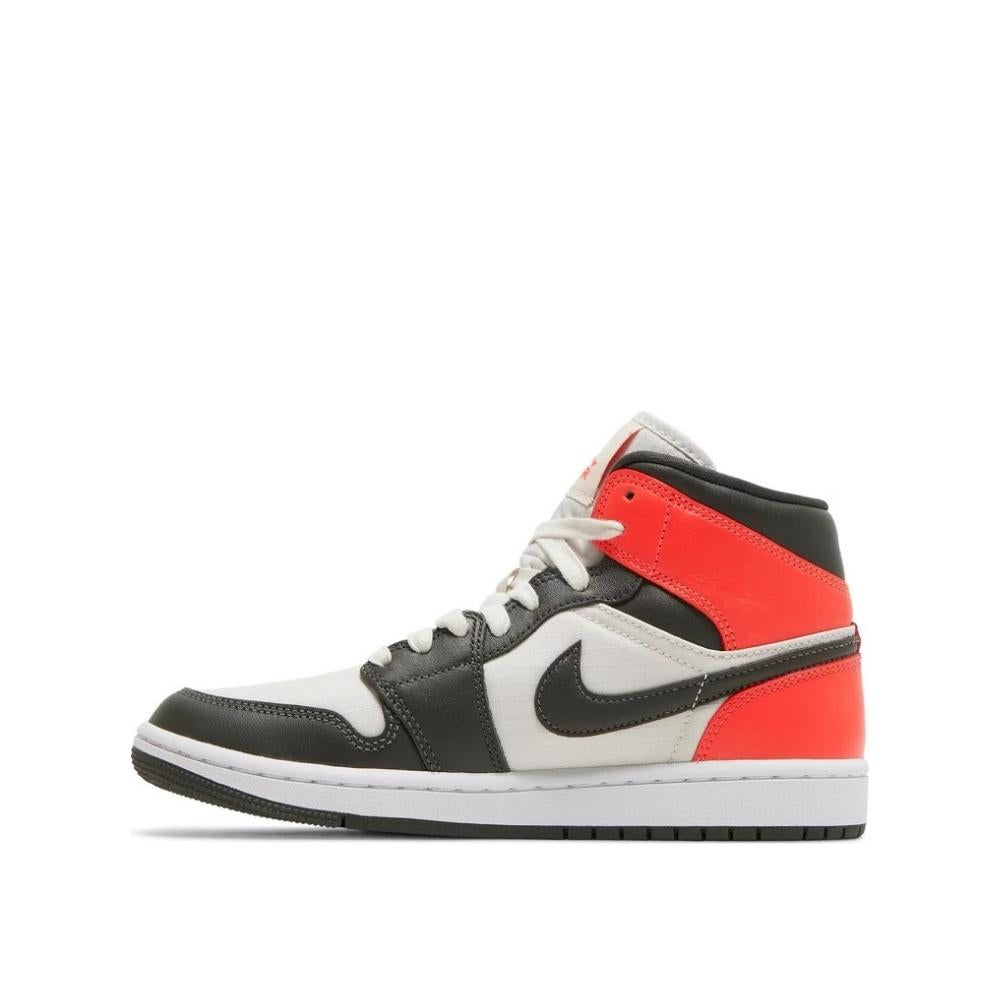 Alternate side view of Air Jordan 1 Mid Newsprint